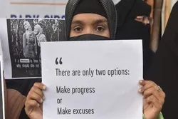 Neue Beschränkungen der Bildung muslimischer Mädchen in Indien