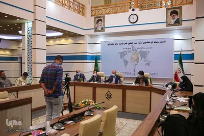 رونمایی از پوستر ششمین کنگره بین المللی شعر ایثار و زنان عاشورایی