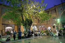 مراسم معنوی اعتکاف در مسجد جامع بازار تهران