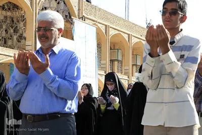 اقامه نماز عید فطر در امامزاده جعفر(ع) یزد