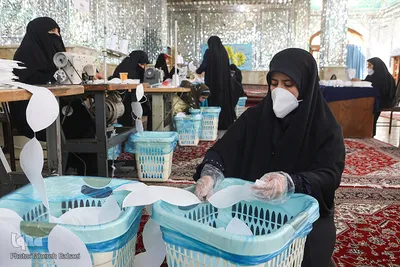 تولید ماسک توسط گروه جهادی و خادمین در امامزاده حسن(ع)