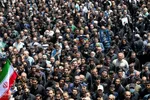 Millionen Menschen bei Trauerfeier für Märtyrer Ayatollah Raisi und seine Gefährte