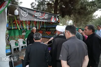 بازدید نماینده رهبر معظم انقلاب در استان سمنان از مواکب خدمت‌رسان به عزاداران شرکت کننده در مراسم تشییع رهبر شهید انقلاب 