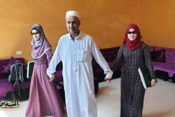 فلسطینی باپ کو نابینا بیٹیوں پر فخر + تصاویر