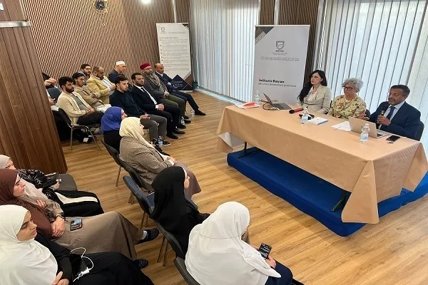 İtalyan okullarında İslami eğitim ve dini çeşitliliğin incelenmesi