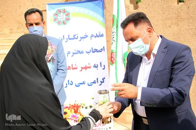 نشست خبری شهردار و اعضای شورای اسلامی باغ شهر شاهدیه یزد‎