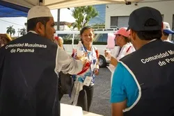 Panama Mosque Offers Free Water to Catholics