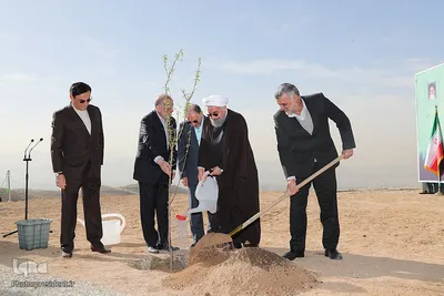 کاشت نهال توسط رییس جمهور به مناسبت گرامیداشت روز درختکاری	
