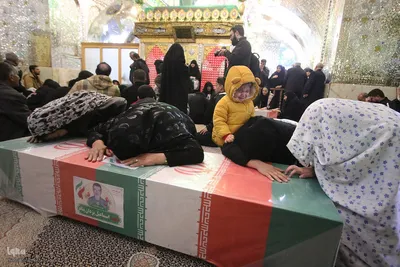 تشییع پیکر مطهر ۵ شهید جنگ تحمیلی آمریکایی صهیونیستی در شیراز