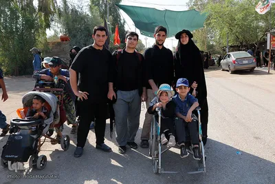 پیاده روی خانوادگی