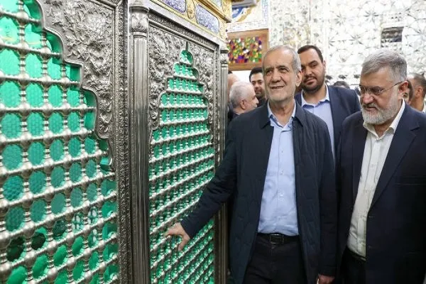 پزشکیان بارگاه امام‌زاده جعفربن‌موسی الکاظم(ع) را زیارت کرد