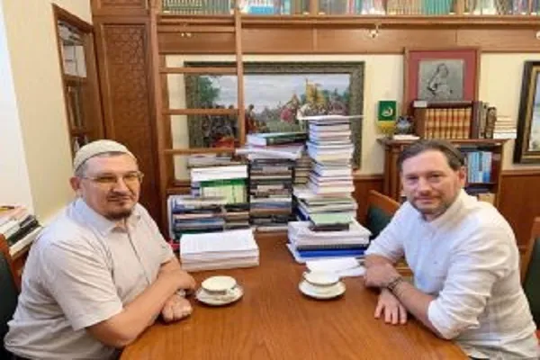 Встреча Муфтия Саратовской области Мукаддаса-хазрата Бибарсова с первым заместителем председателя ДУМ РФ Дамиром-хазратом Мухетдиновым