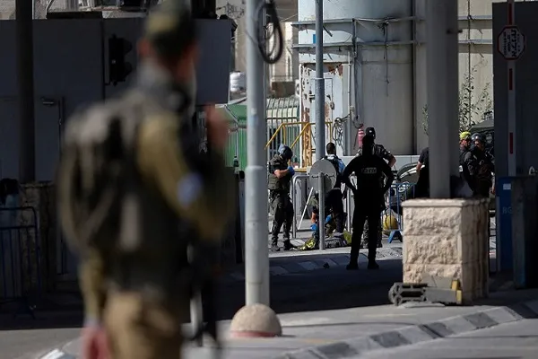 ¡Lo hicieron de nuevo!: “Fuerzas israelíes asesinan a una mujer palestina en plena calle”