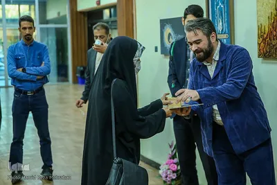 افتتاح نمایشگاه ماه تمام