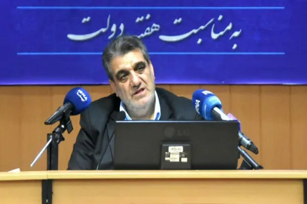محمدجواد کولیوند، استاندار سمنان، امروز، 29 مرداد در نشست خبری خود با اصحاب رسانه، با تشریح عملکرد دستگاه‌های اجرایی استان در حوزه‌های عمرانی، اقتصادی، اشتغال، انرژی، تأمین کالاهای اساسی، راه، مدرسه‌سازی و امنیت، گفت: در هفته دولت سال ۱۴۰۵، ۹۳۰ پروژه عمرا