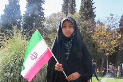 دهه نودی‌ها در راهپیمایی روز دانش‌آموز