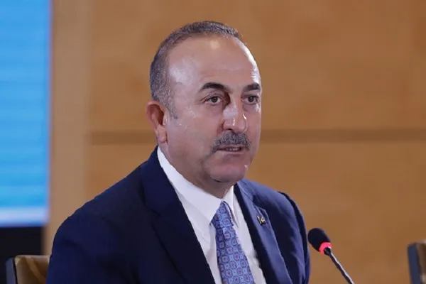 Çavuşoğlu'ndan ABD'deki caminin kundaklanmasına tepki