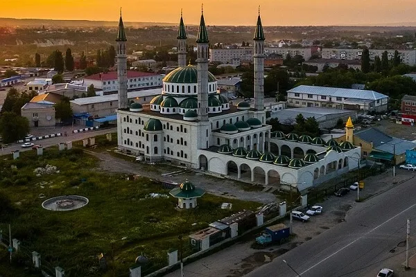 В мечетях КЧР запретят пятничные намазы