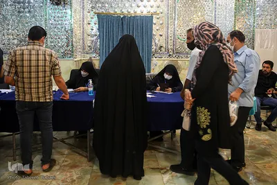ساعات پایانی انتخابات۱۴۰۰ در حرم امام زاده حسن(ع)