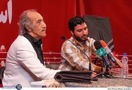 اسفندیار قره باغی در نشست خبری دومین جشنواره شعر،موسیقی و سرود ضد استکباری طنین