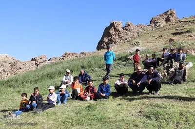 نشست خبری محمد اسکندری، مدیرکل دفتر امور روستایی و شوراهای استانداری استان آذربایجان شرقی در روستای سفیده خان