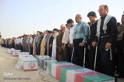 تشییع پیکر شش شهید دوران دفاع مقدس در لامرد