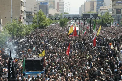 Millionen Menschen bei Trauerfeier für Märtyrer Ayatollah Raisi und seine Gefährte