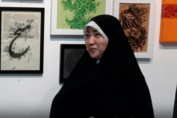 طراحان برای فصل بهار مانتوی اجتماعی شیشه‌ای طراحی نکنند