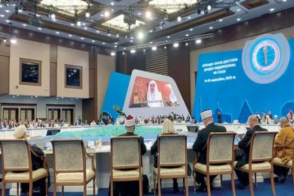 مؤتمر كازاخستان لزعماء الأديان يُشيِّد بوثيقة مكّة المكرّمة