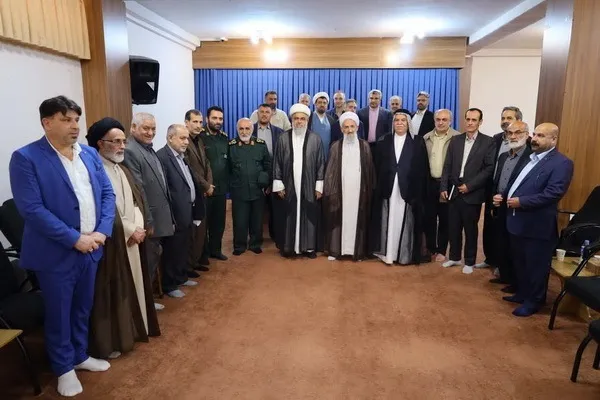 چشم مستضعفان جهان به انقلاب اسلامی است + عکس