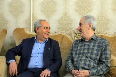 دیدار استاندار آذربایجان شرقی با معلم دوران دبیرستان
