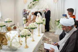 مراسم عقد زوجین جوان در جوار حرم مطهر حضرت شاهچراغ علیه السلام، به‌مناسبت میلاد خجسته مولود کعبه