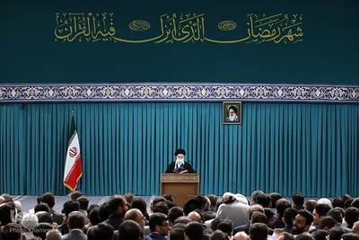 Koranrezitation im Beisein von Imam Chamenei