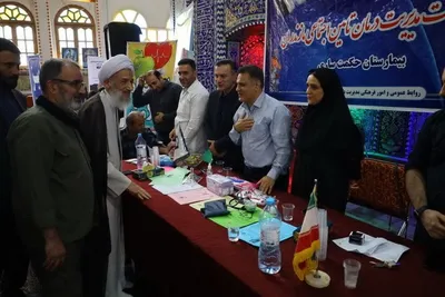 اقامه نماز جمعه ساری با امامت آیت الله محمد باقر لائینی