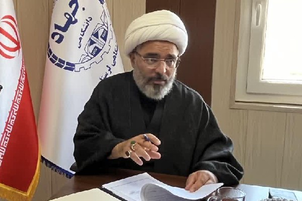 حجت‌الاسلام حسین یاری‌زاده، مدیر بنیاد بین‌المللی امامت در لرستان