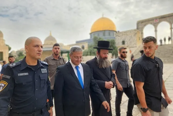 Le ministre extrémiste autorise les sionistes à prier à Al-Aqsa