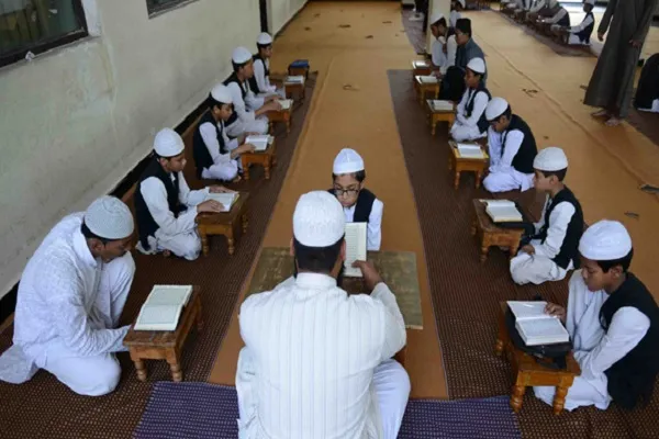تکذیب اجباری شدن تدریس متون هندو در مدارس اسلامی هند