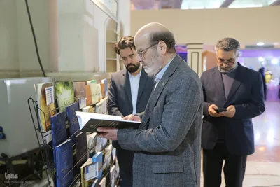 بازدید حسن مسلمی نائینی،‌ رئیس جهاددانشگاهی از نمایشگاه بین‌المللی قرآن کریم 