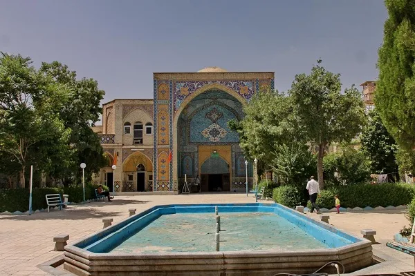مدرسه محل تحصیل امام خمینی(ره) در اراک مرمت می‌شود