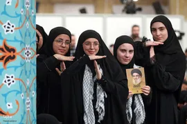 دیدار جمعی از خانواده‌های شهدای مدافع حرم و مقاومت با رهبر معظم انقلاب