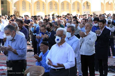 اقامه نماز عید فطر در امامزاده جعفر(ع) یزد