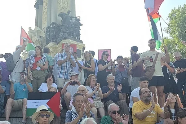 Professores Espanhóis Exigem Fim das Vendas de Armas para Israel