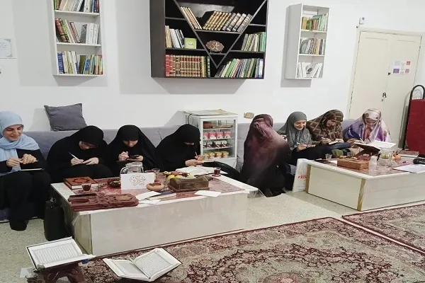 تنظيم جلسة علميَّة تدبرية للقرآن في العاصمة اللبنانية + صور