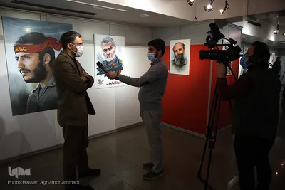 مراسم افتتاحیه نمایشگاه «ضیافتِ خط، رنگ، نقش» شامل ۴۲اثر از مجموعه نقاشی های دیجیتال علیرضا ذاکری، نقاش و کارتونیست