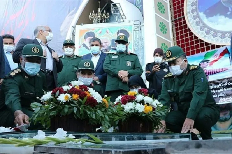 تجدید میثاق رئیس سازمان بسیج و معاون وزیر آموزش و پرورش با شهید سلیمانی