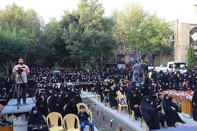 اجتماع دختران دهه هشتادی در گذر فرهنگی چهارباغ‎