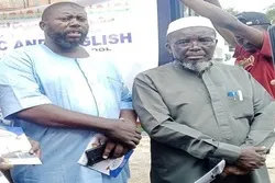 Waislamu Liberia wapokeza zawadi za Nakala za Qur'ani Tukufu