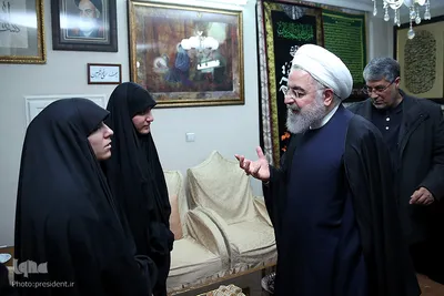 حضور رئیس جمهور در منزل سردار شهید سپهبد حاج قاسم سلیمانی