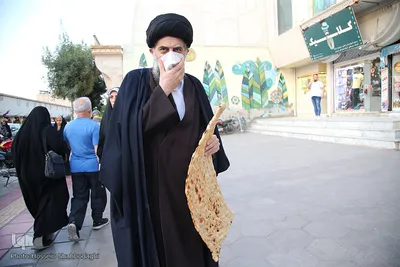 من ماسک می‌زنم