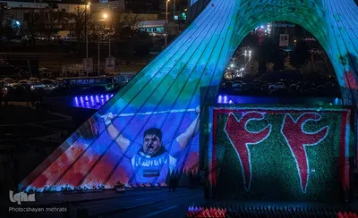 نورافشانی جشن پیروزی انقلاب اسلامی در میدان آزادی